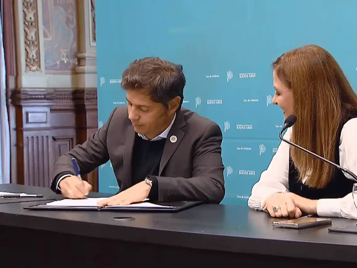 Kicillof firmó la promulgación de la ley de Registro de Deudores Alimentarios Morosos provincial