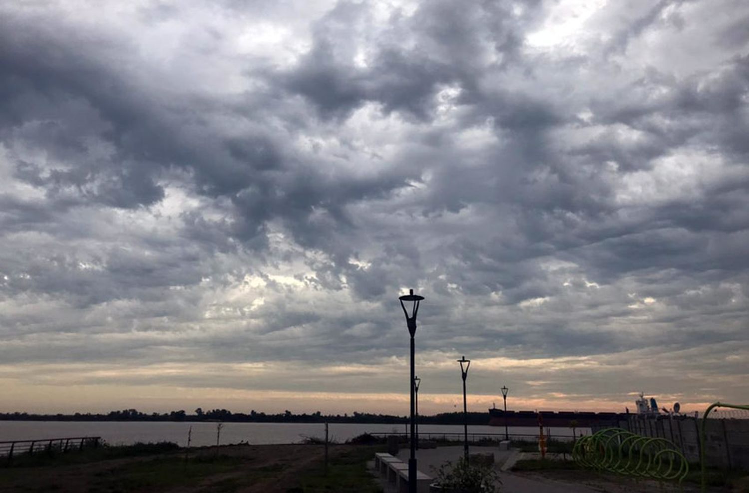 Jueves con alerta meteorológico por tormentas fuertes durante la mañana