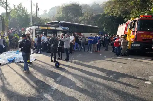 TRAGEDIA EN HONDURAS: Accidente en ruta migratoria deja al menos 17 muertos y más de 10 heridos