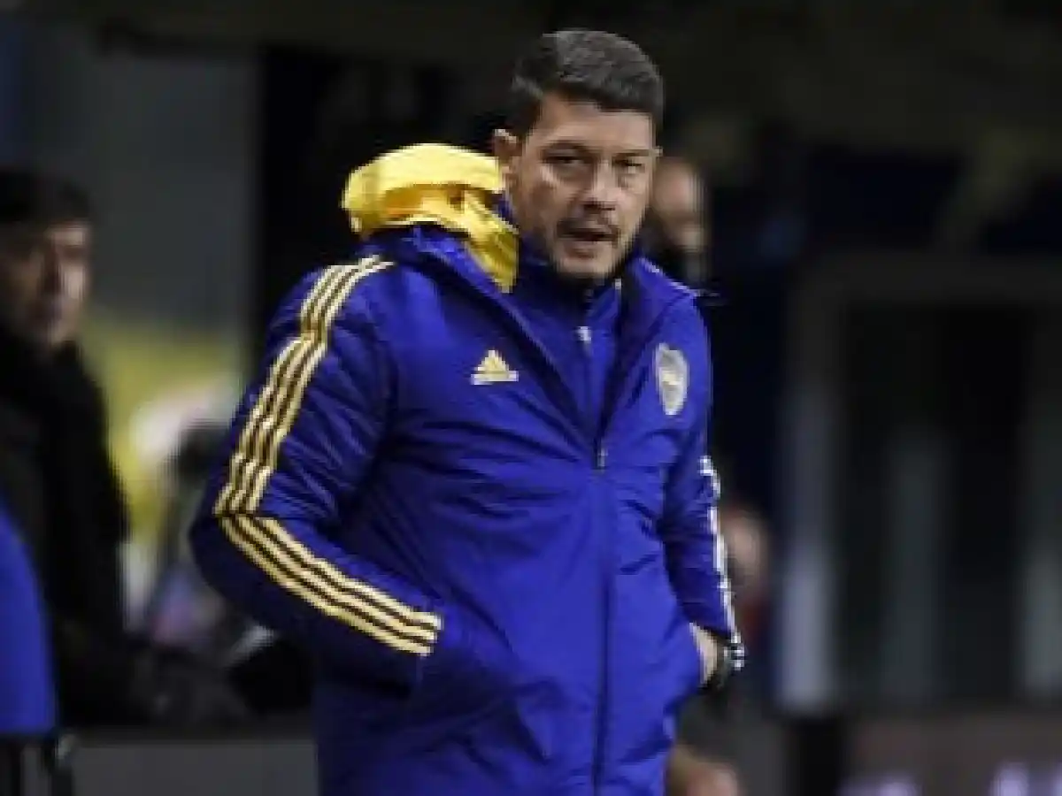 Battaglia asume su mayor desafío con el buzo de DT de Boca