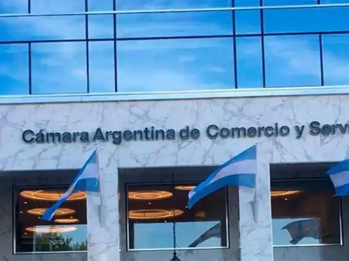 El consumo tuvo un leve repunte en mayo, según la Cámara Argentina de Comercio y Servicios.