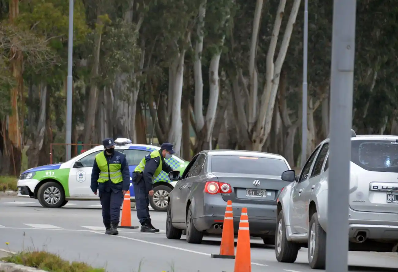 El lunes se mantendrán los controles y tampoco se permitirán las salidas recreativas