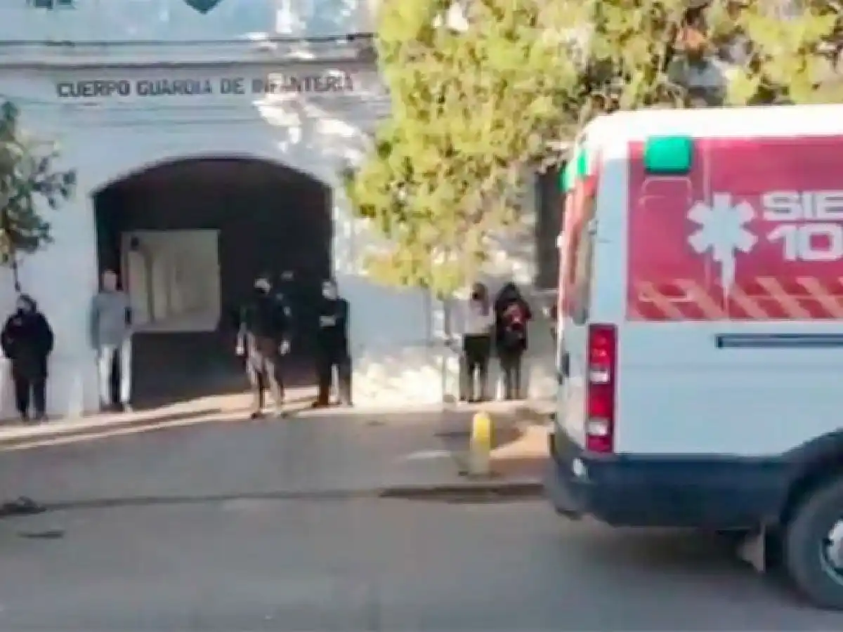 Explosión en la jefatura de la policía de Santa Fe deja al menos tres efectivos heridos