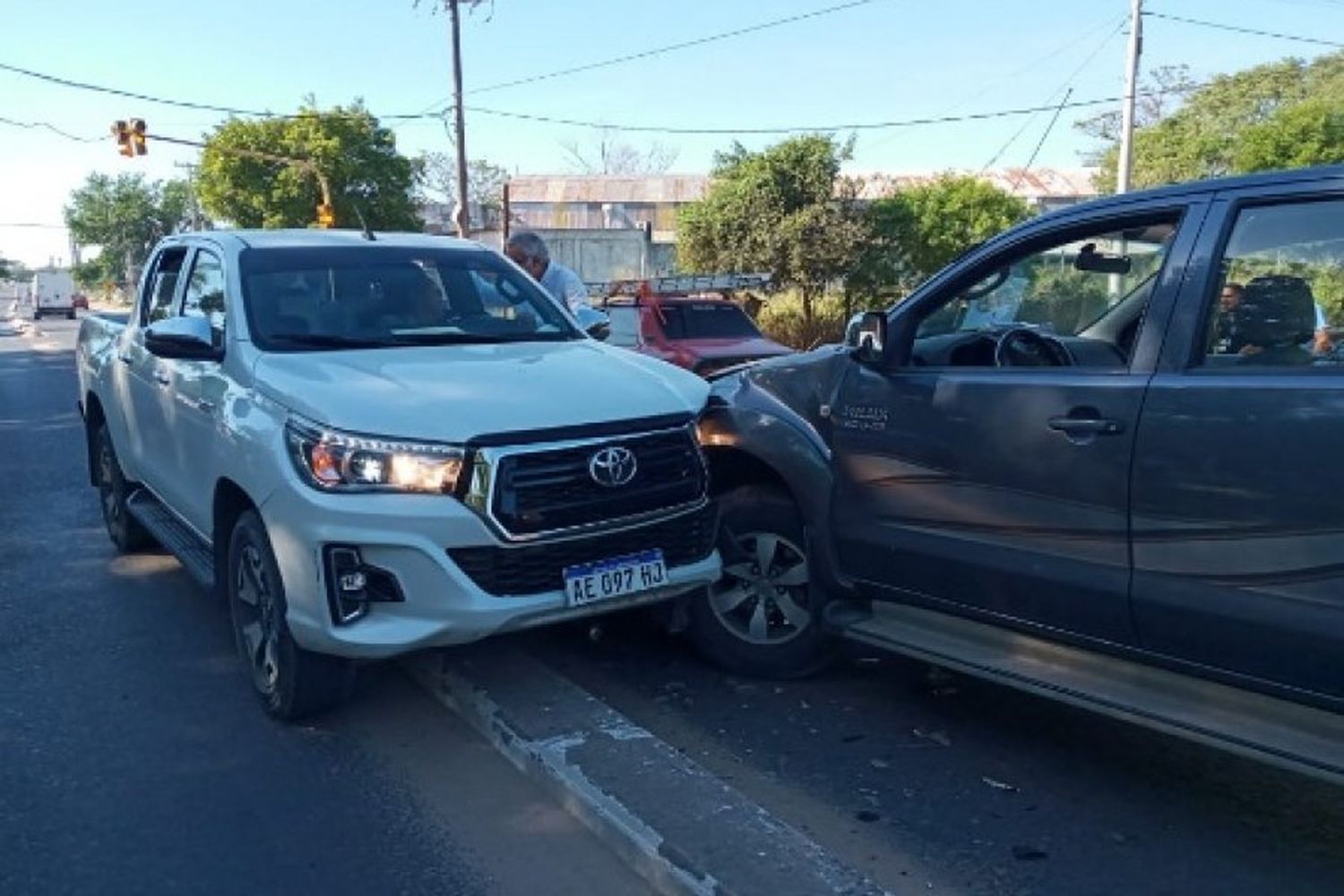 El ministro correntino que chocó cuando transportaba vacunas y un escándalo en Entre Ríos