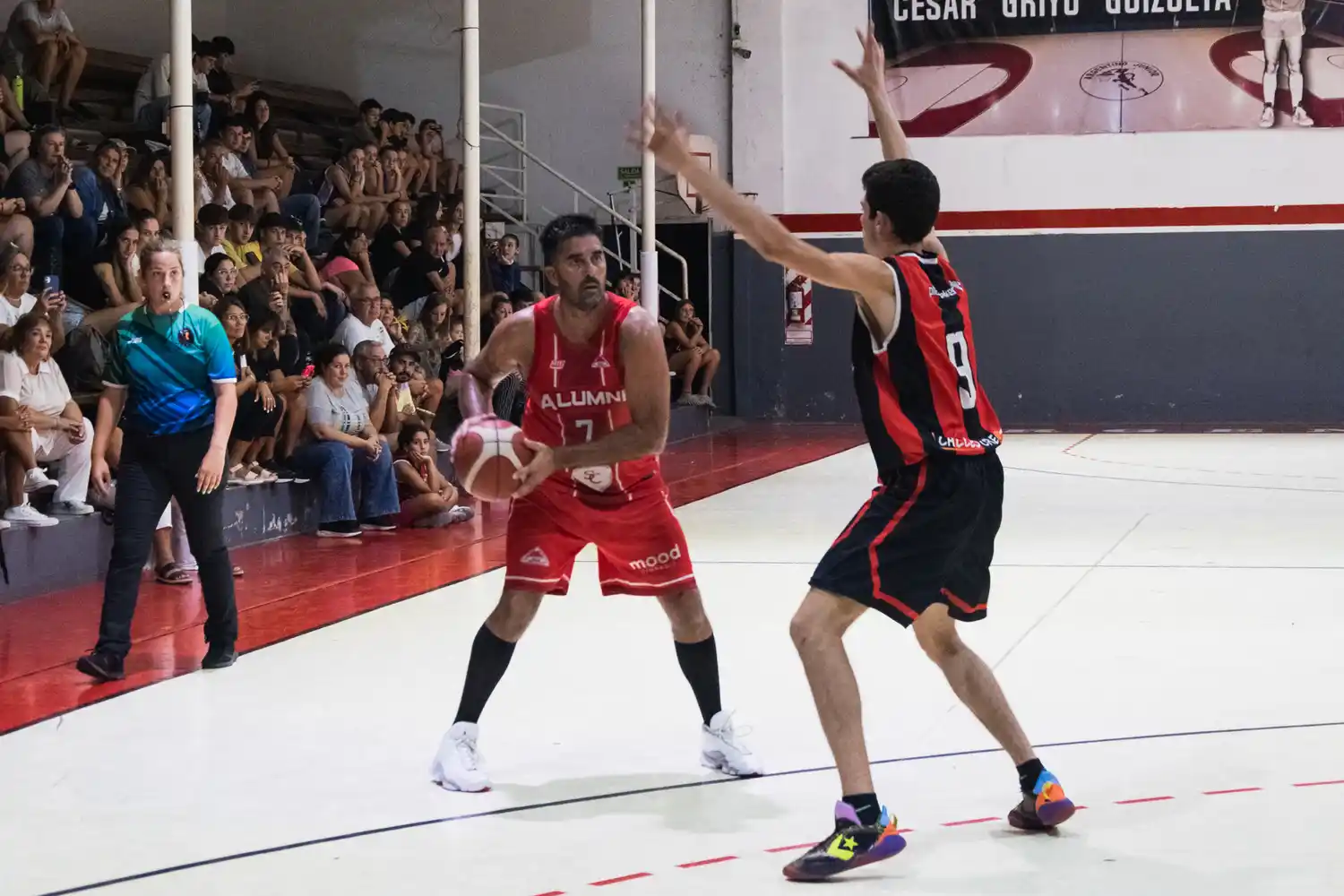 Oficial de básquet: Alumni venció al Bicho en Orense
