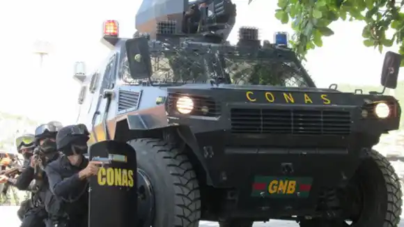 ¡VAN POR BANDAS CRIMINALES! Activan dispositivo de seguridad del Gaes y Cicpc en la Colonia Tovar