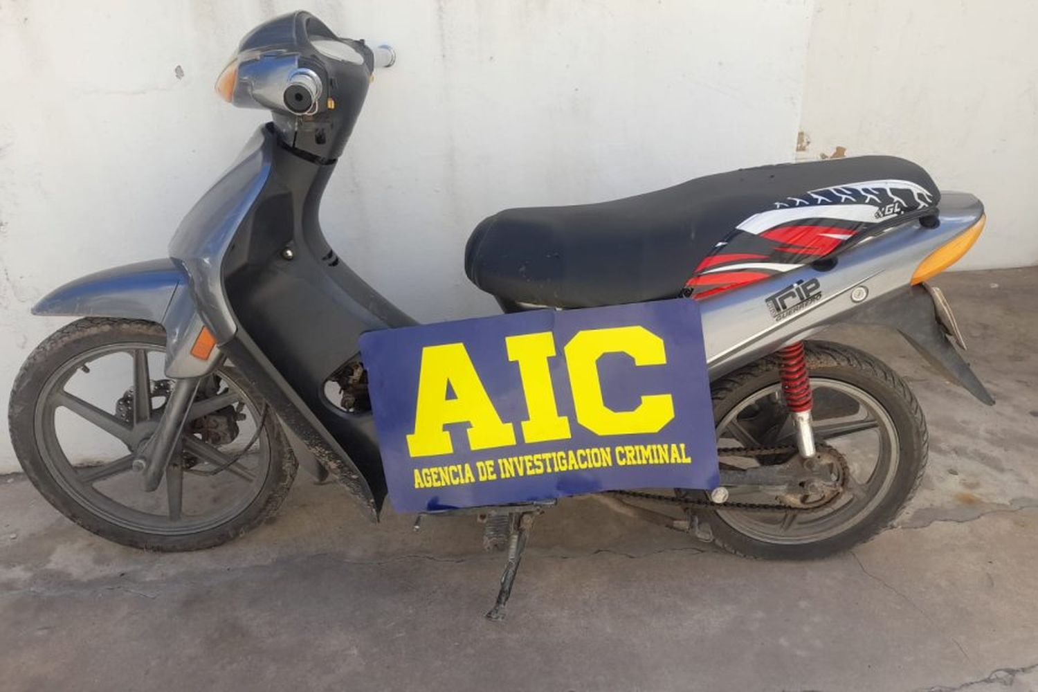 Agentes de AIC recuperaron una motocicleta que había sido robada afuera de un boliche rafaelino