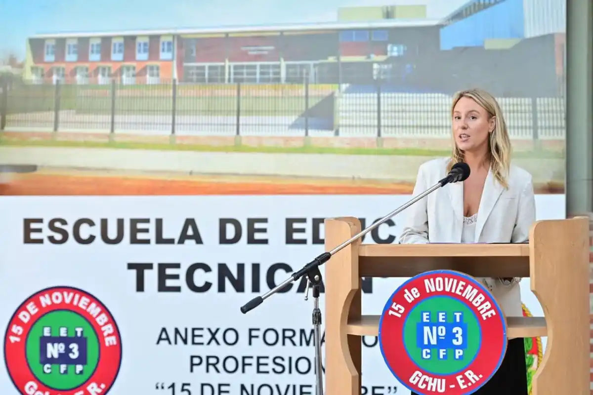 La viceintendenta acompañó el inicio de clases en la EET Nº 3: "Educar no es tarea de un solo actor"