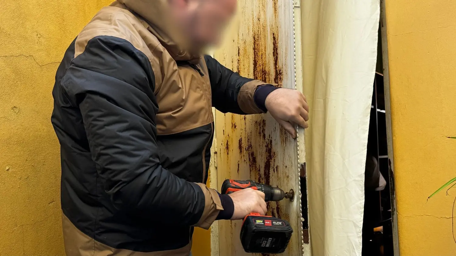 Desalojaron una vivienda de zona oeste vinculada al excomisario Osvaldo Bejarán.