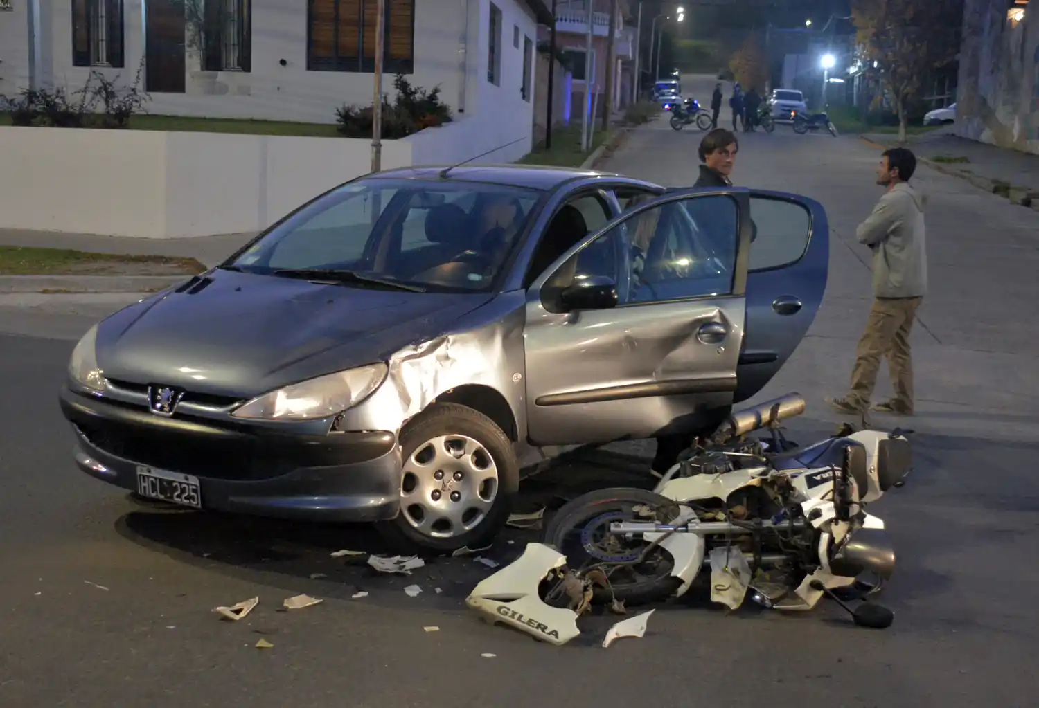 Dos jóvenes sufrieron heridas en un accidente en Fugl y Alvear
