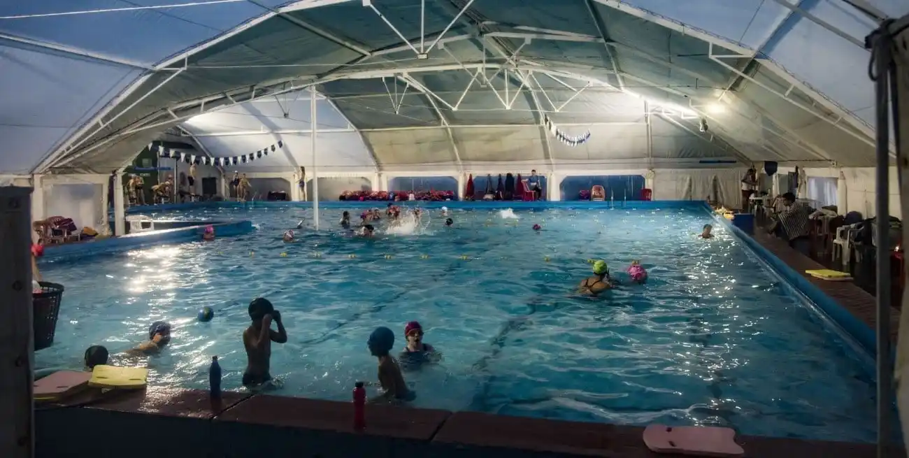 Para numerosos clubes contar con piscinas climatizadas en invierno solo es posible con ayuda del Estado.