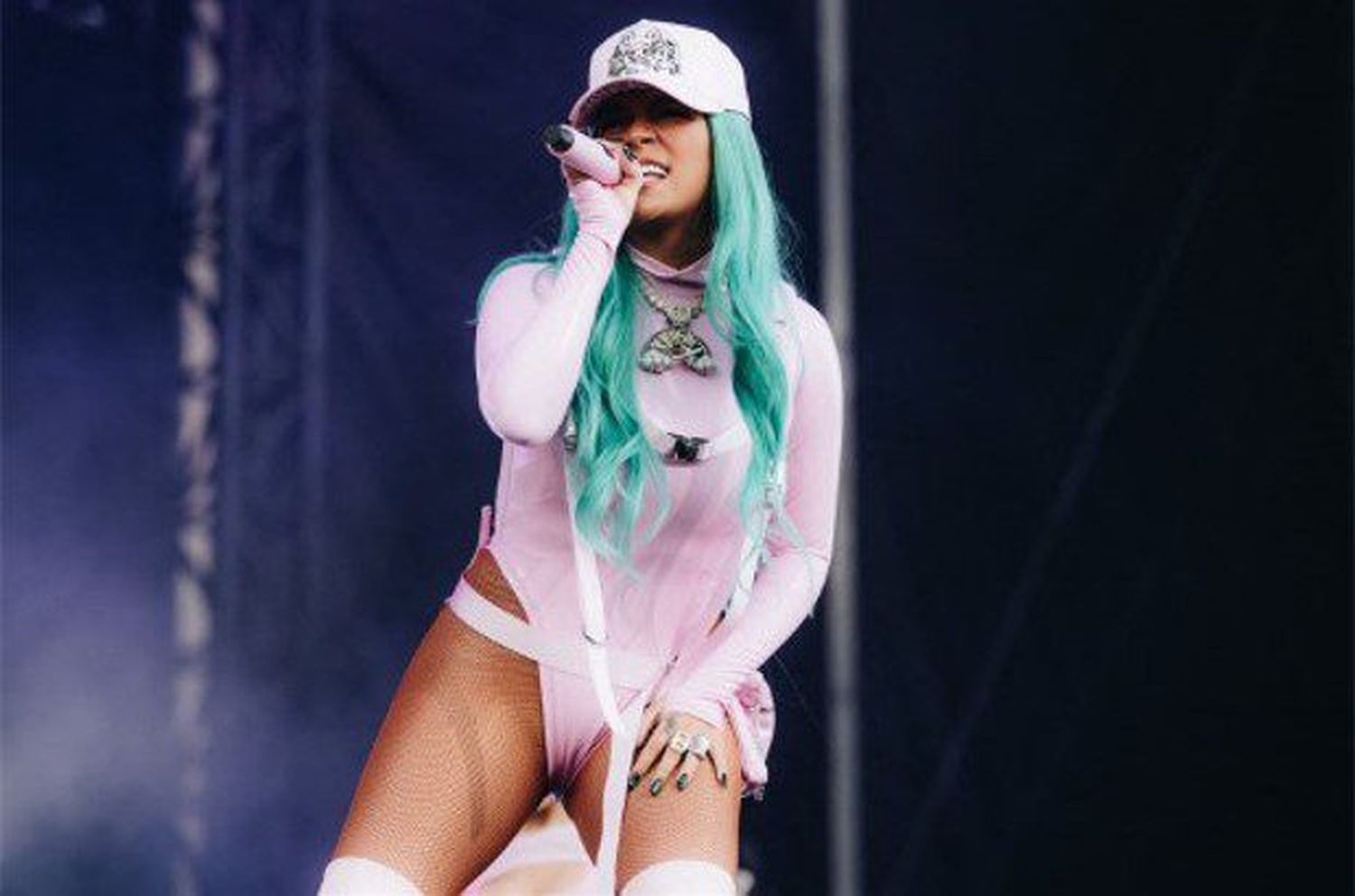 ¿Curándole las heridas? Anuel AA aparece junto a Karol G en Puerto Rico