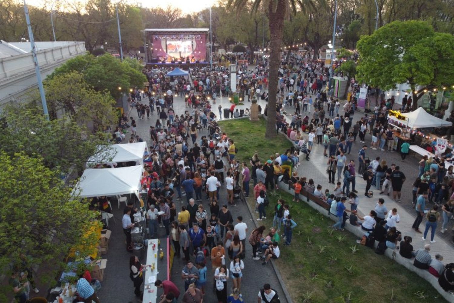 La Fiesta de las Culturas  abrió el mes del aniversario de la formación de Rafaela