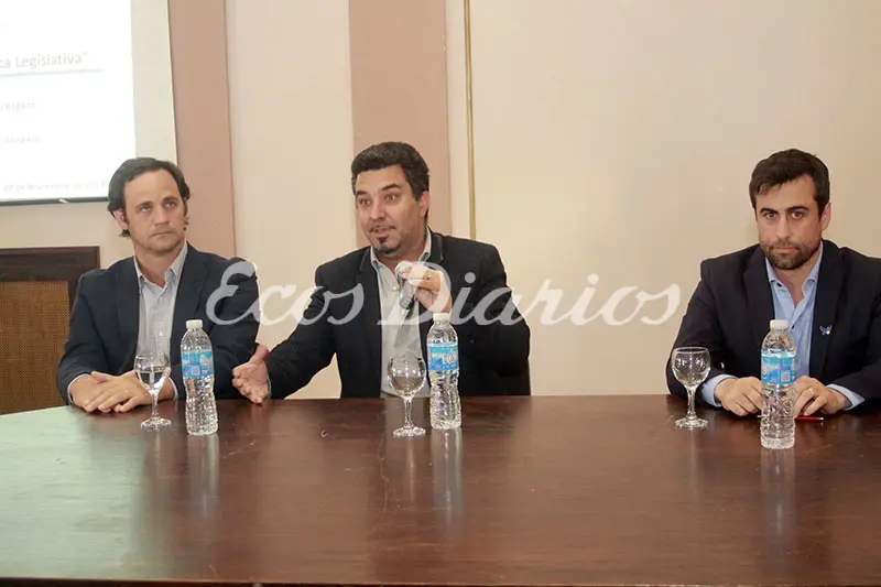 “El concejal es la primera cara de la democracia”