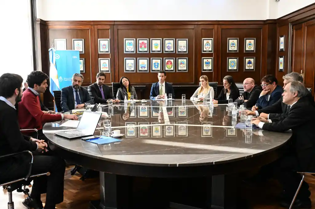 Desde el Gobierno Nacional buscan normalizar la venta de figuritas del Mundial