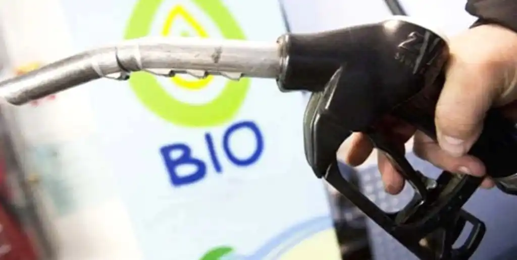 Biodiesel que se mezcla con gasoil
