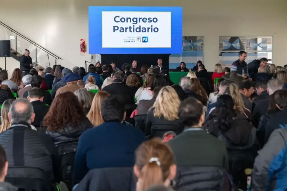 El Congreso del PJ facultó al Tribunal de Disciplina a expulsar a los legisladores que no rechacen el proyecto