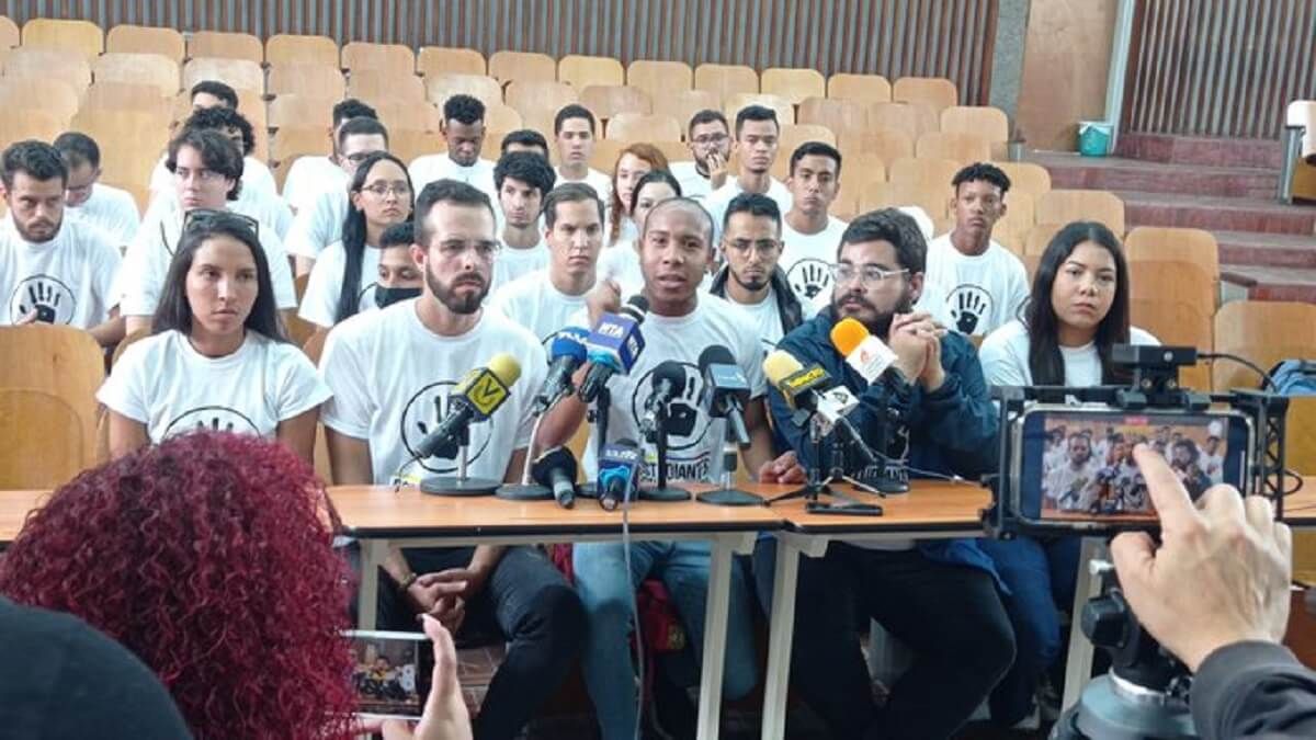 ESTUDIANTES SE OFRECEN como observadores y garantes de las primarias