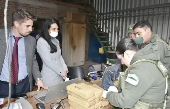 Aduana secuestra e incinera 120 kg de cocaína en Concordia