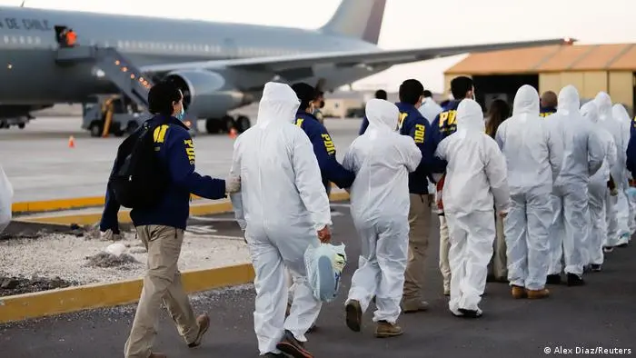 En Chile promulgan Ley de Migrantes que facilita expulsiones