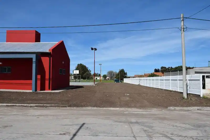 SAN CAYETANO: Organizan tareas para pintar un mural en un barrio