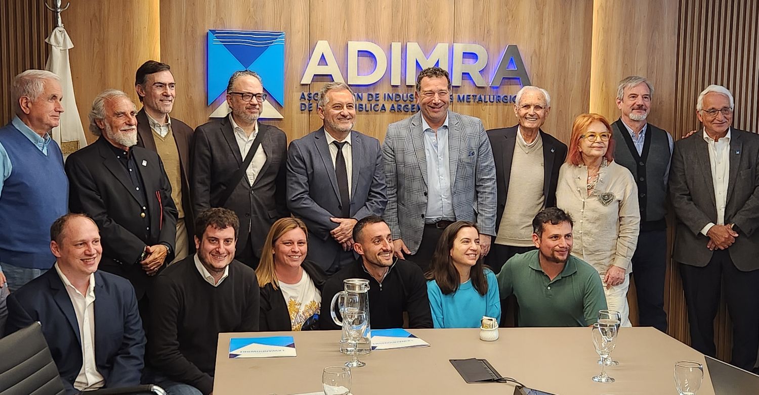 El senador Lewandowski con los referentes de Adimra. Foto: Gentileza.