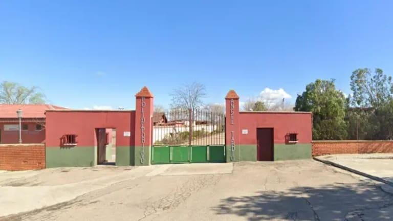 El agresor logró escapar y está siendo buscado por las autoridades