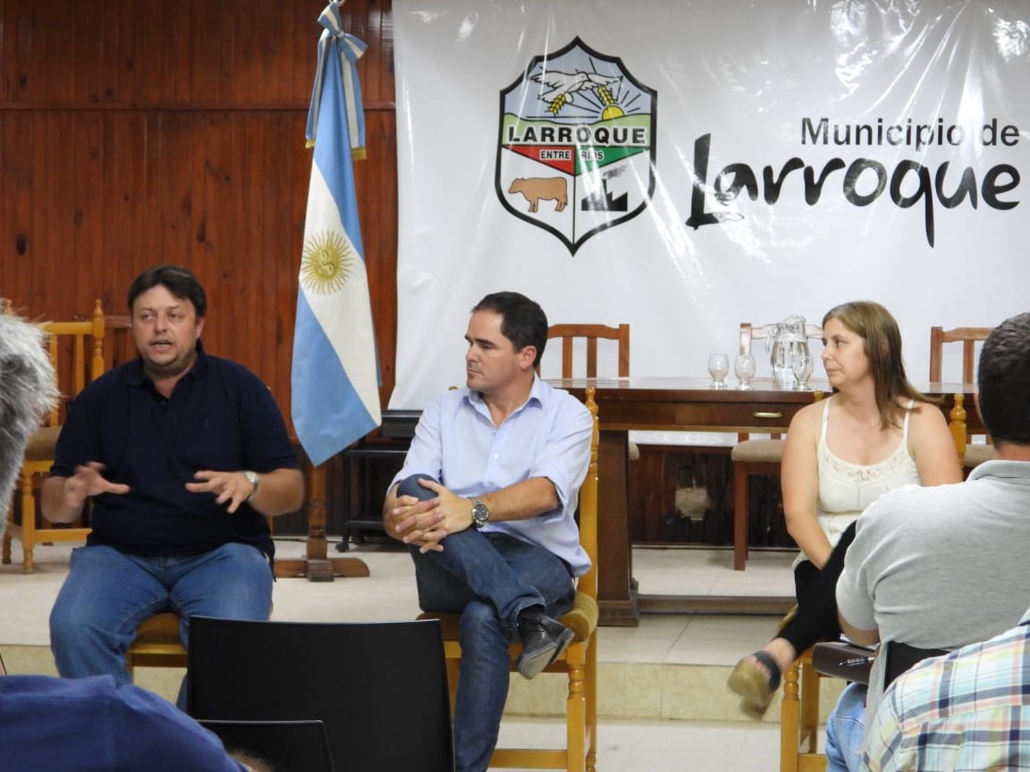 Larroque busca conformar una "Mesa Permanente de Salud" 