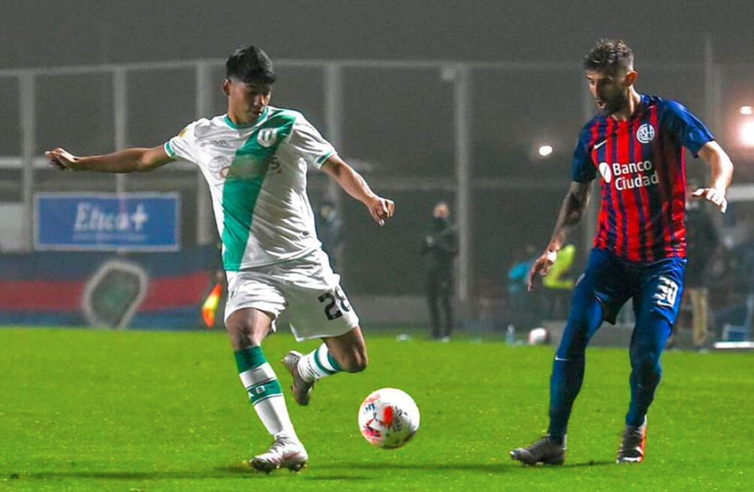 González, en un partido con San Lorenzo.