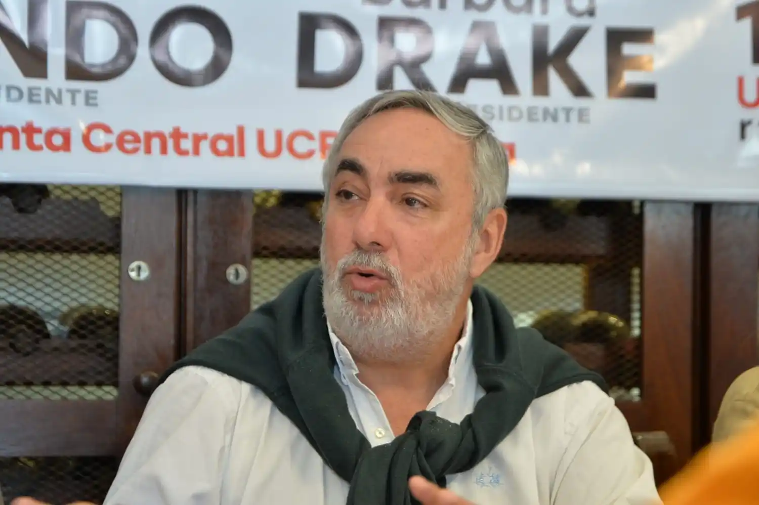 El dirigente radical cuestionó el encuentro realizado el viernes en La Plata.