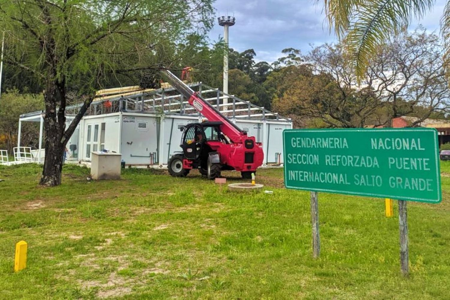 Salto Grande empezó el ensamblado del "módulo sanitario"