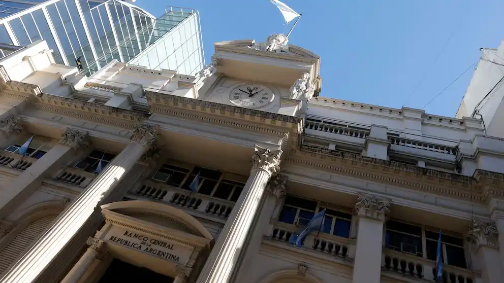 El Banco Central modificará las bandas de flotación del dólar a partir de enero: se actualizarán por inflación