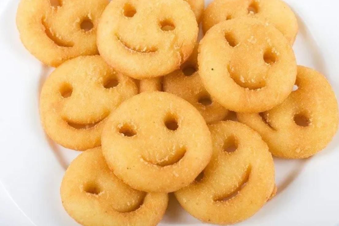 Le tocó una papa frita "peronista" y estalló de furia en Twitter