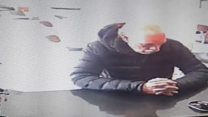 Estafó a restaurantes diciendo que le habían vendido hamburguesas con virulana