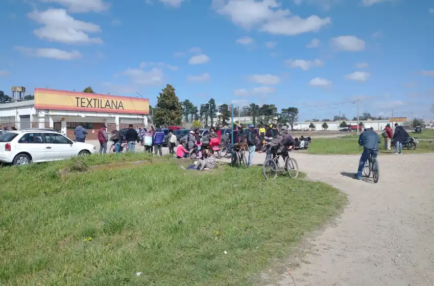 La empresa señaló que ante la falta de ventas no puede mantener la producción y los empleados.