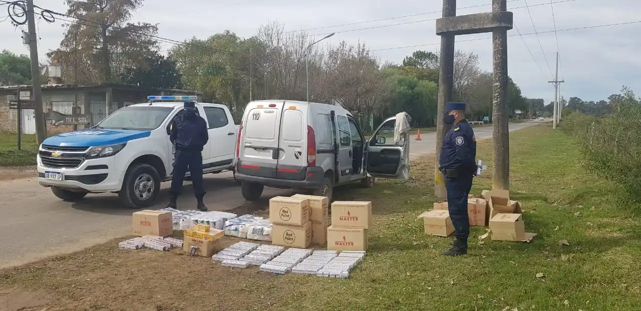 Secuestraron una camioneta con cigarrillos importados en su interior