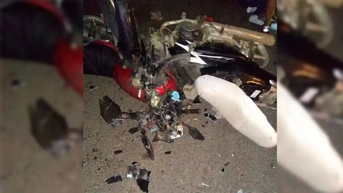 Chocaron dos motos de frente: fallecieron un hombre de 62 años y su nieta de 11