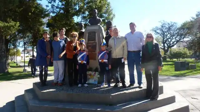 Homenaje al padre de la patria