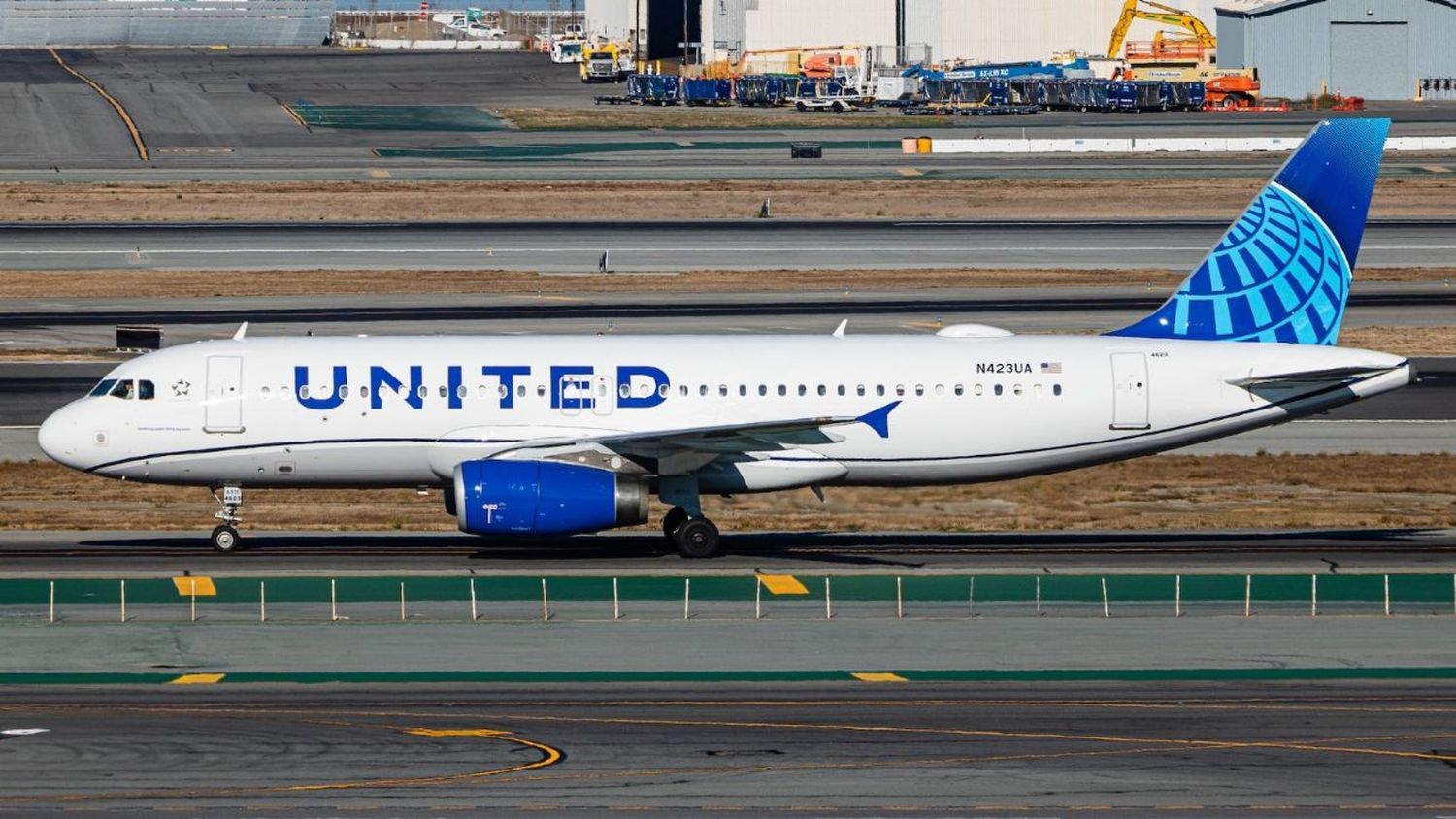 Aterrizaje de emergencia: un avión de United con  casi 300 argentinos aterrizó en Houston