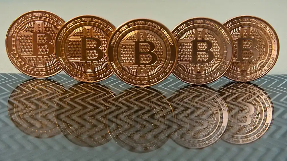 Bitcoin superó los US$ 51.000 por primera vez desde mayo y empuja al resto del mercado cripto