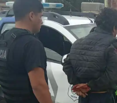 Lo atrapan con un arma de fuego cargada