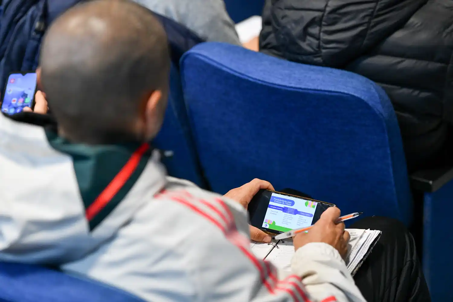 Los títulos secundarios y superiores se emitirán en formato digital