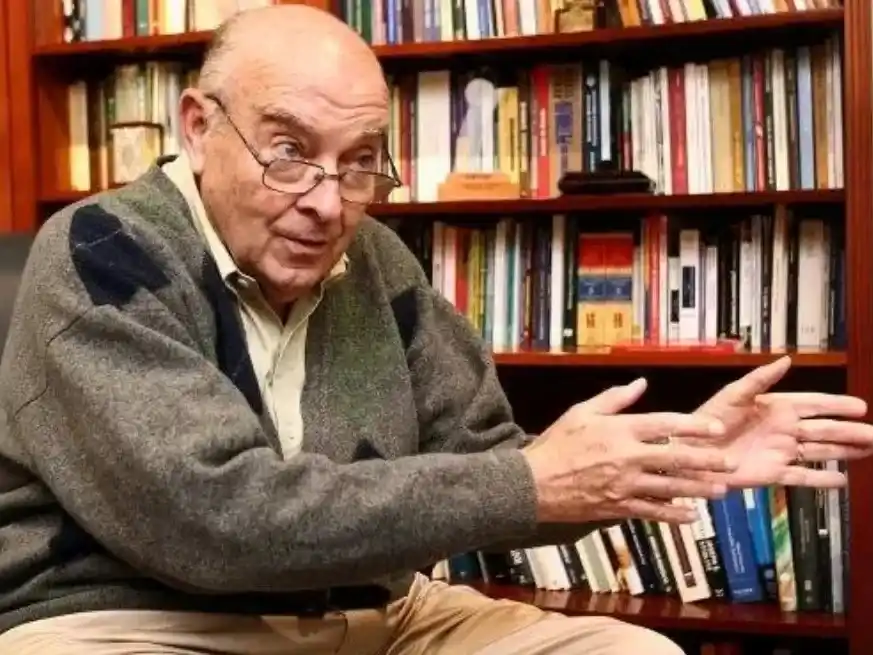 Cavallo consideró que el financiamiento del FMI no sustituye el esfuerzo que debe realizar el país para mantener equilibrios.