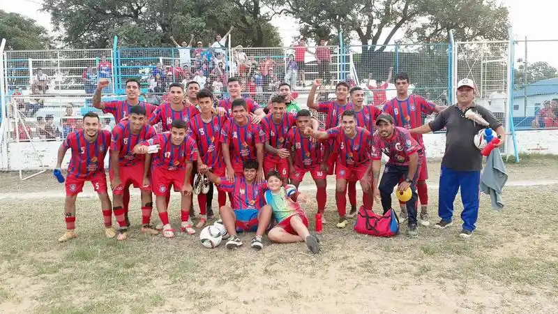 1.º de Mayo volvió a ganar y 8
de Diciembre es nuevo escolta