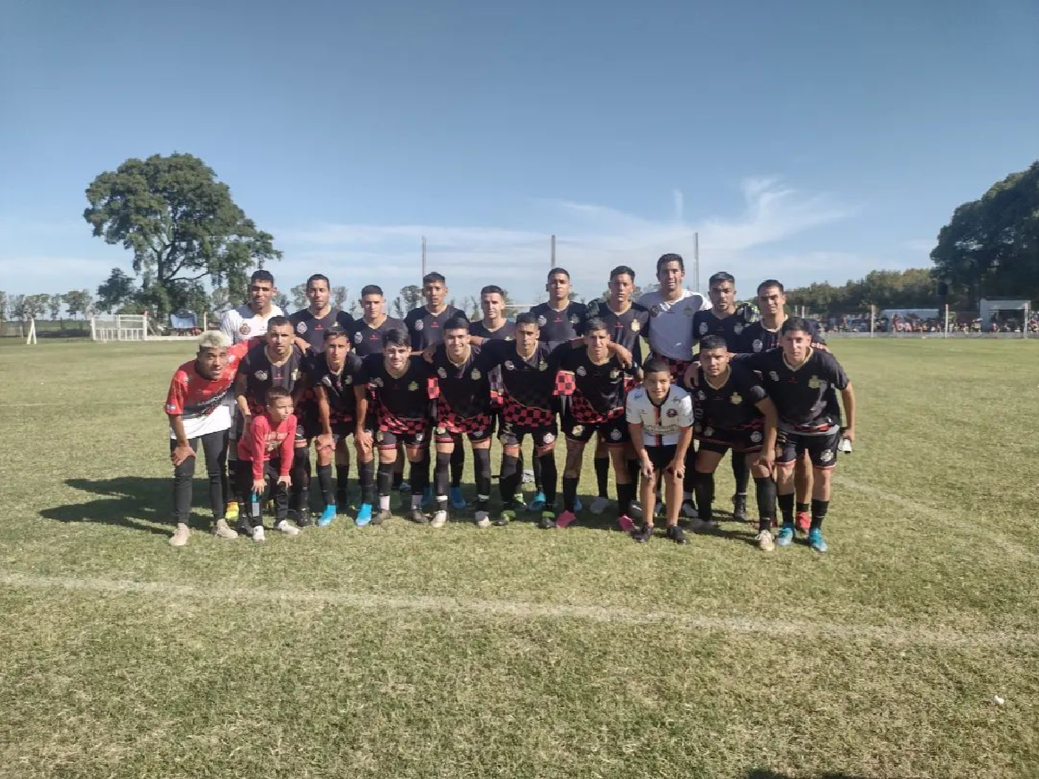 La Hidráulica juega en Esmeralda