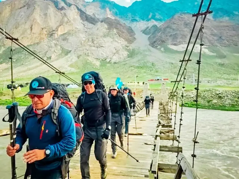 Soldados argentinos hicieron cumbre en el Monte Kun en el Himalaya