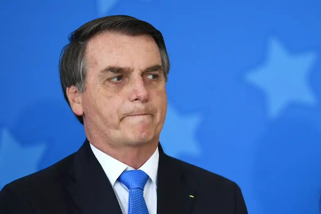 Bolsonaro volvió a desafiar a Francia y reclamó las disculpas