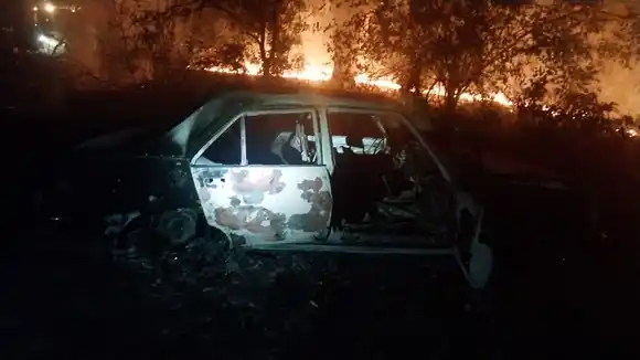 Violento robo: amenazaron, maniataron a un comerciante y quemaron el auto en el que escaparon