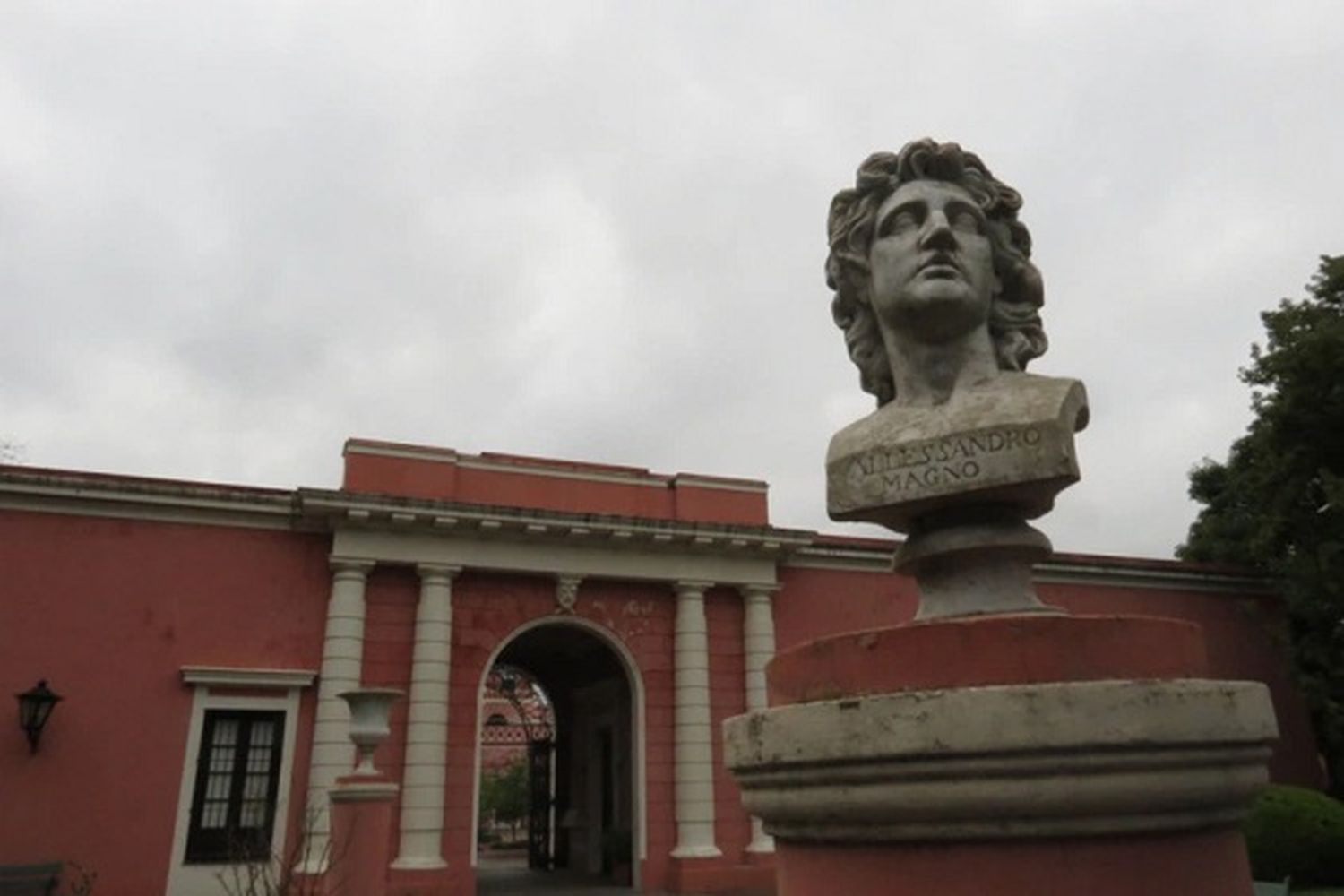 Bordet firmó un acuerdo con Nación para poder restaurar el Palacio San José