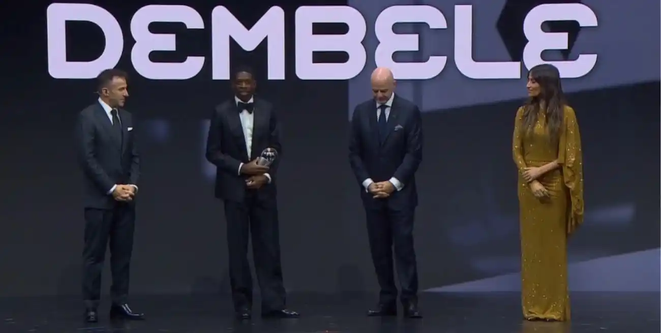 Dembélé se llevó el premio The Best tras brillar en PSG.